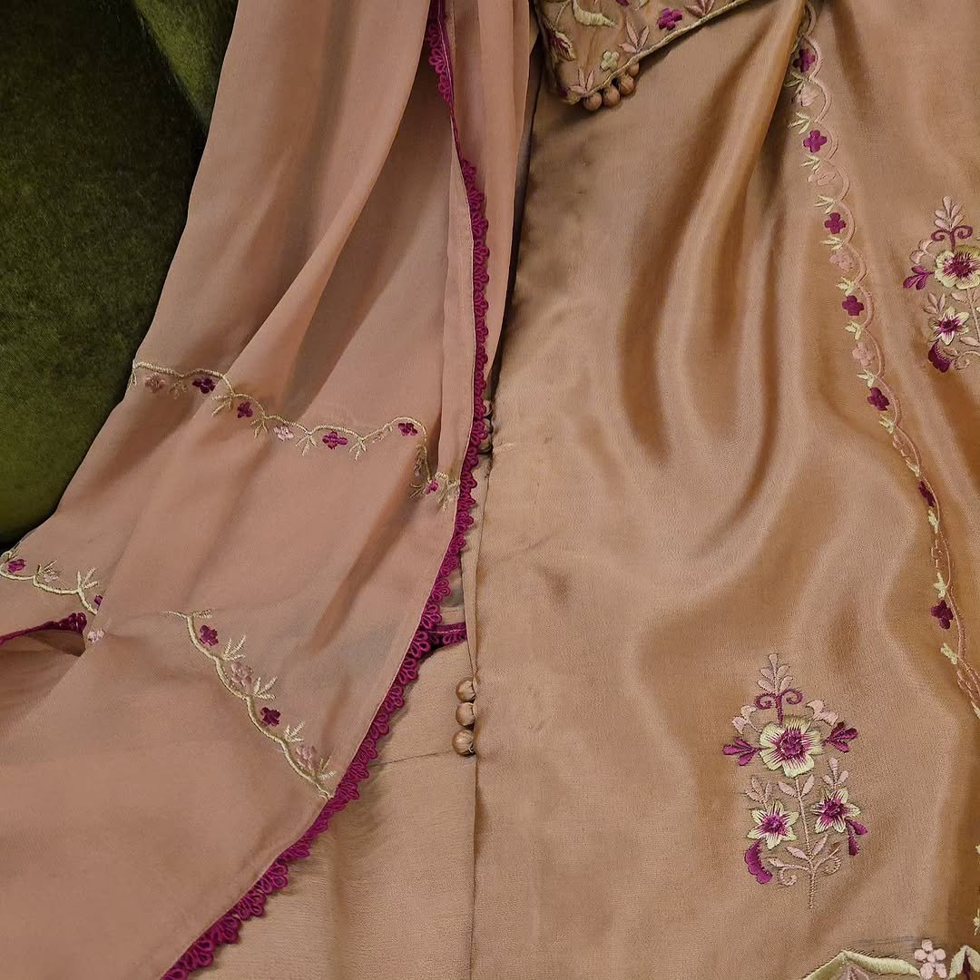 Blush Mocha Heritage Ensemble - Image 5