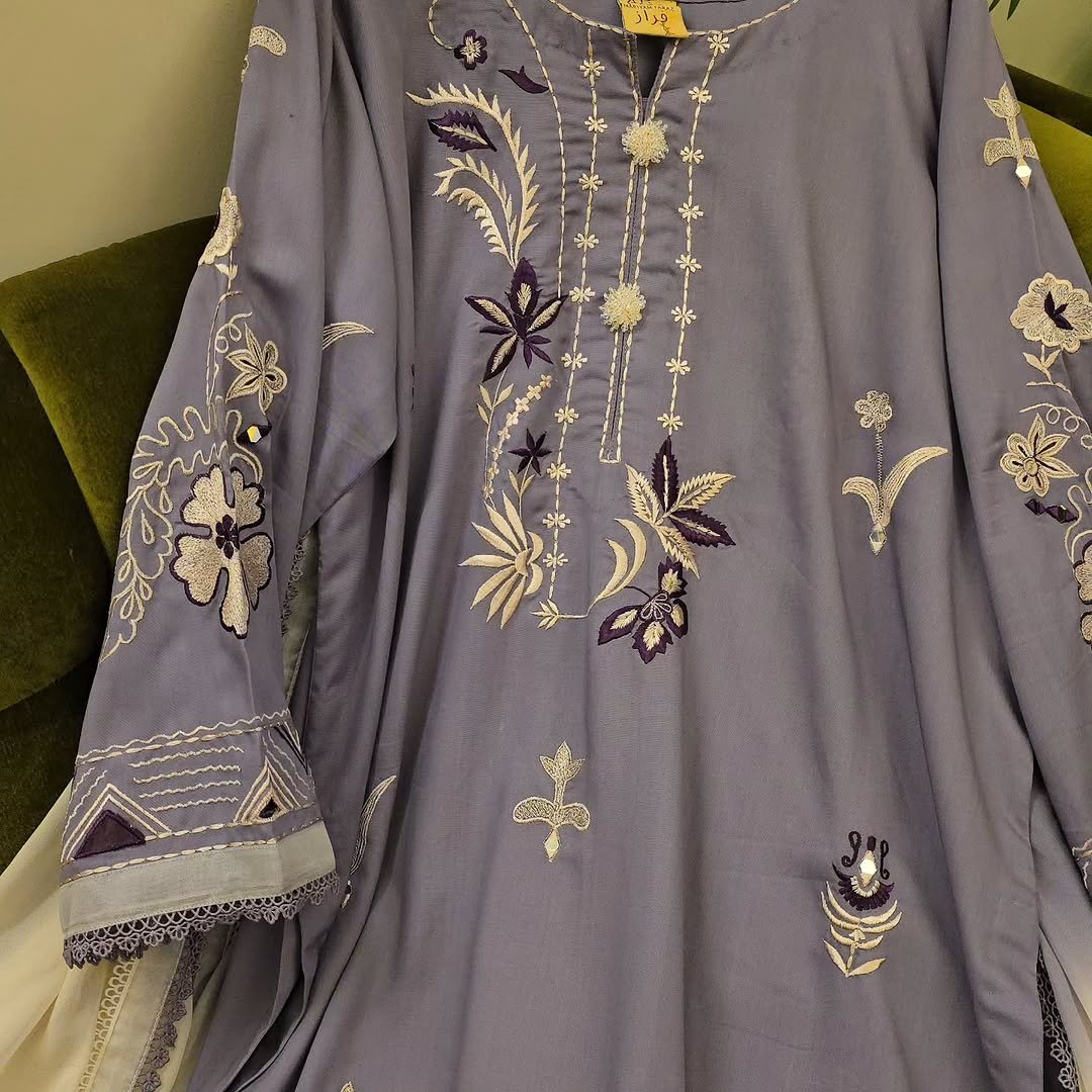 Lavender Mist Embroidered Elegance - Image 4