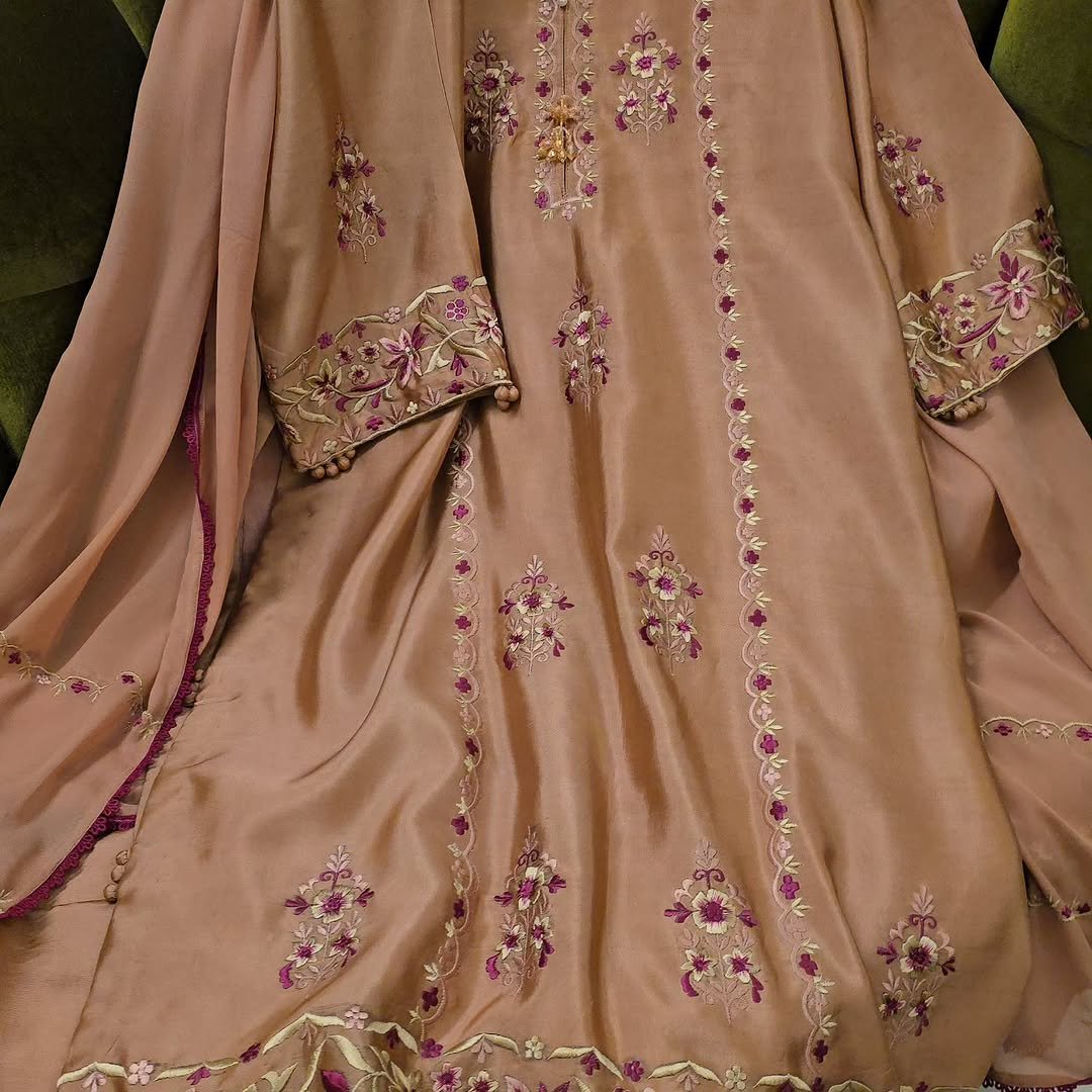 Blush Mocha Heritage Ensemble - Image 6