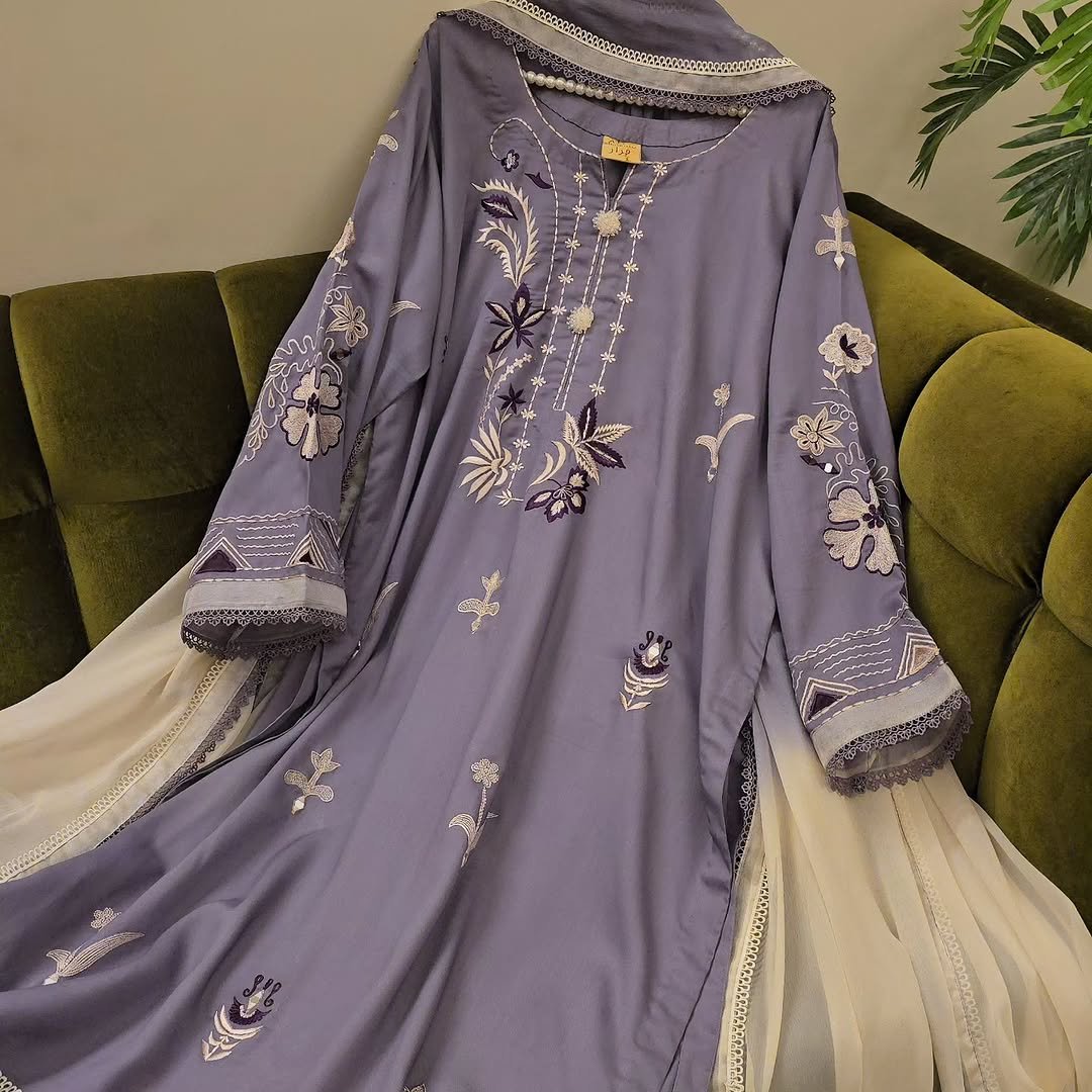 Lavender Mist Embroidered Elegance - Image 3