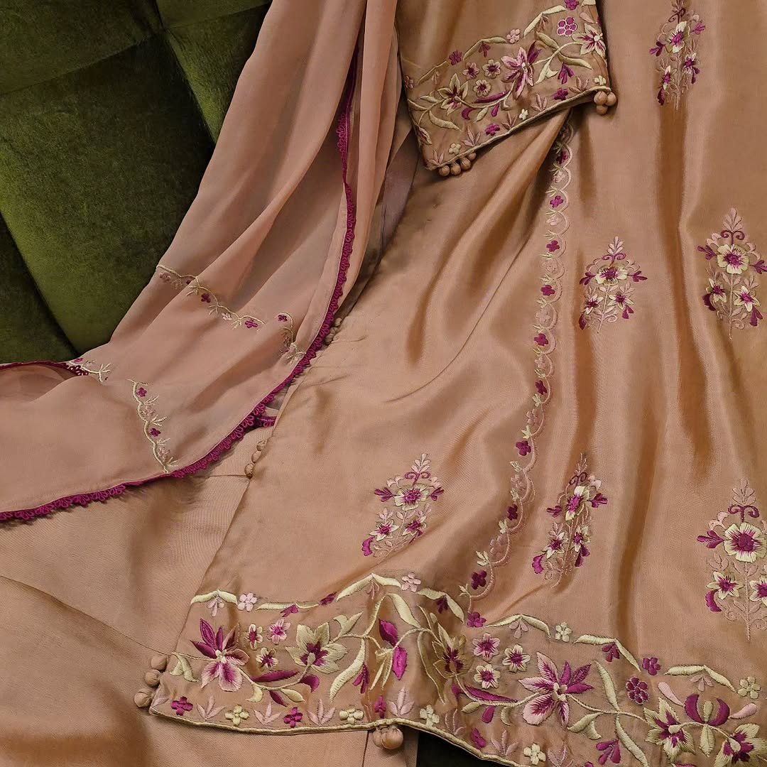 Blush Mocha Heritage Ensemble - Image 2